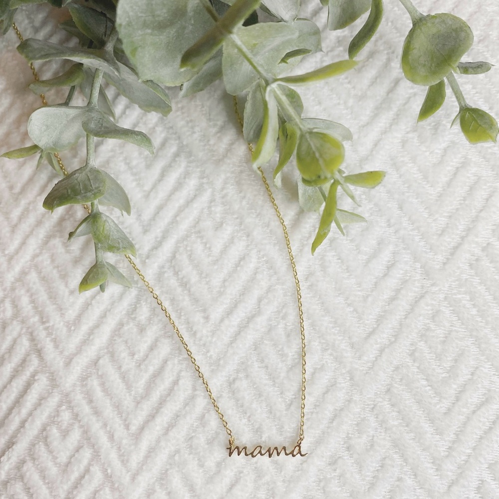 Mama Necklace